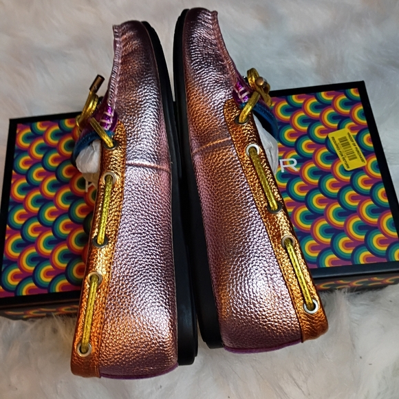 Kurt Geiger Vibrant Eagle Moccasins with Gold Bow NEW IN THE BOX - Picture 5 of 12